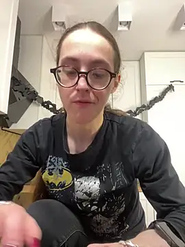 Snapshot of MartiniiSelenna chatting on October 24, 2025, 5:37 am MartiniiSelenna online show from October 24, 2025, 5:37 am