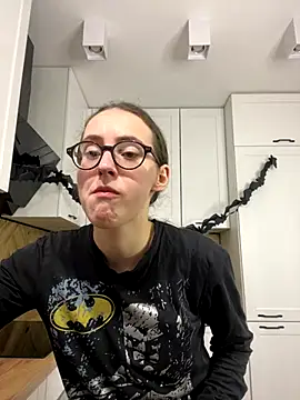 Snapshot of MartiniiSelenna chatting on October 27, 2025, 6:39 am MartiniiSelenna online show from October 27, 2025, 6:39 am