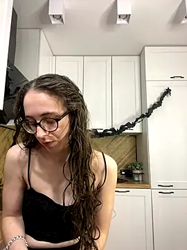 Snapshot of MartiniiSelenna chatting on October 29, 2025, 6:59 am MartiniiSelenna online show from October 29, 2025, 6:59 am