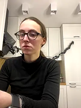 Snapshot of MartiniiSelenna chatting on October 30, 2025, 6:48 am MartiniiSelenna online show from October 30, 2025, 6:48 am