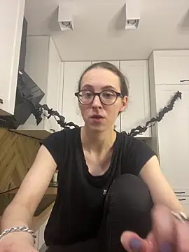 Snapshot of MartiniiSelenna chatting on October 31, 2025, 6:47 am MartiniiSelenna online show from October 31, 2025, 6:47 am