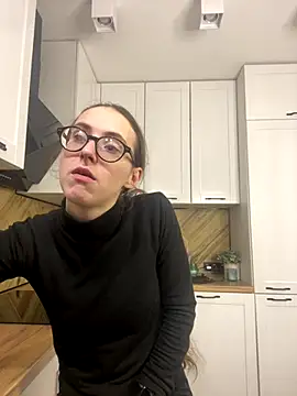 Snapshot of MartiniiSelenna chatting on November 3, 2025, 6:58 am MartiniiSelenna online show from November 3, 2025, 6:58 am