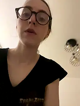 MartiniiSelenna online show from November 19, 2025, 6:24 am