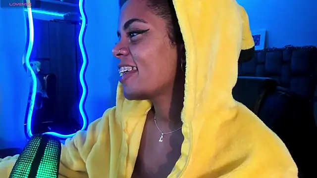 ladyrd1 online show from December 31, 2024, 8:15 am