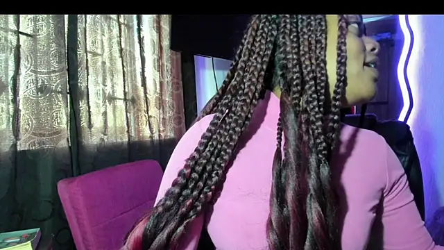 Snapshot of ladyrd1 chatting on December 19, 2025, 8:27 pm ladyrd1 online show from December 19, 2025, 8:27 pm