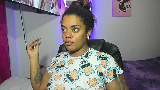 Snapshot of ladyrd1 chatting on January 10, 2026, 5:42 am ladyrd1 online show from January 10, 2026, 5:42 am