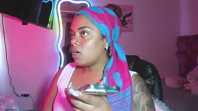 Snapshot of ladyrd1 chatting on January 12, 2026, 8:47 pm ladyrd1 online show from January 12, 2026, 8:47 pm