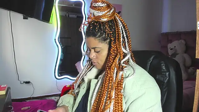 ladyrd1 online show from February 14, 2026, 11:01 pm