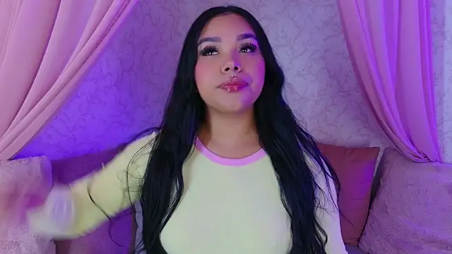 MarianaGarciaa   online show from July 11, 2026, 7:27 pm