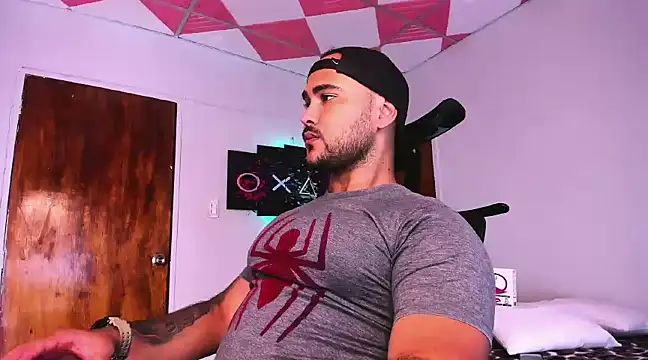 Sebas-hott online show from December 13, 2024, 4:11 am