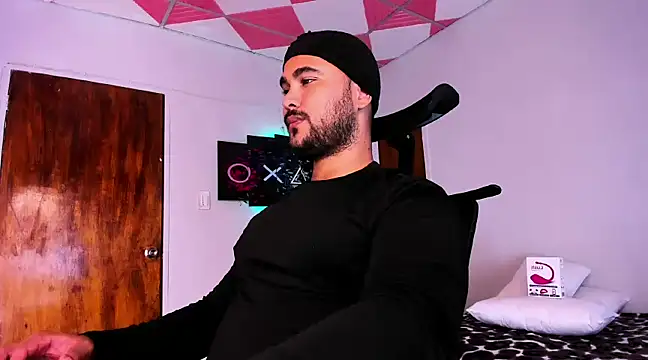 Sebas-hott online show from December 24, 2024, 2:21 am