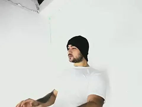 Sebas-hott online show from October 10, 2025, 10:42 pm