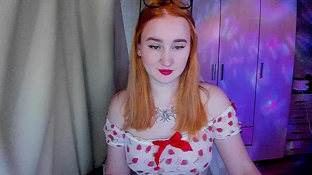 Snapshot of KeiraNight chatting on May 3, 2026, 1:33 am KeiraNight online show from May 3, 2026, 1:33 am