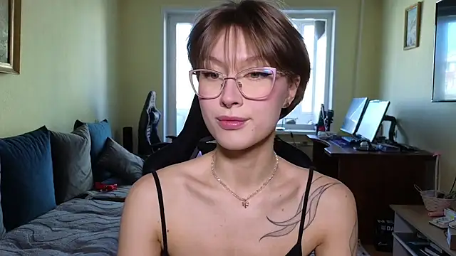 Snapshot of MalvinaBlum chatting on February 21, 2026, 7:53 am MalvinaBlum online show from February 21, 2026, 7:53 am