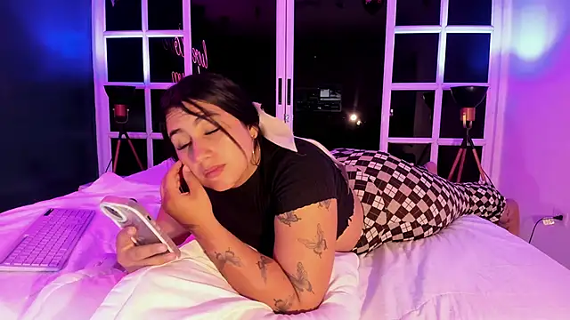 Snapshot of sabrinamilani chatting on February 6, 2025, 9:43 am sabrinamilani online show from February 6, 2025, 9:43 am