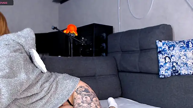 Snapshot of CassidyKiss chatting on November 11, 2025, 12:49 pm CassidyKiss online show from November 11, 2025, 12:49 pm