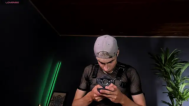 Angel Snowhotxxx online show from November 28, 2025, 11:18 pm