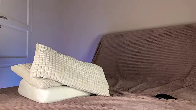 itsmaxxbaby  online show from February 7, 2026, 6:50 am