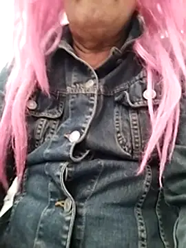 Snapshot of MATTIS11 chatting on December 3, 2025, 9:07 am MATTIS11 online show from December 3, 2025, 9:07 am