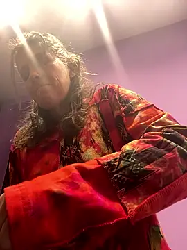 Lwhite1 online show from January 8, 2026, 4:31 pm