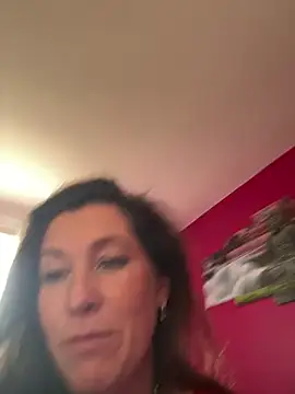 Lwhite1 online show from April 9, 2026, 4:23 pm