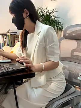 Annabody online show from September 23, 2025, 7:33 am