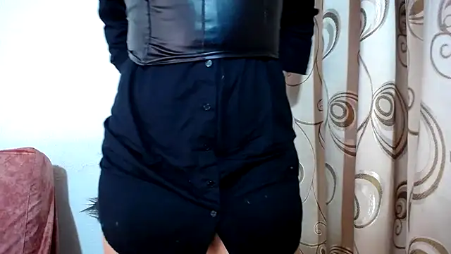 Snapshot of merlinaadams_ chatting on March 8, 2025, 6:26 pm merlinaadams online show from March 8, 2025, 6:26 pm