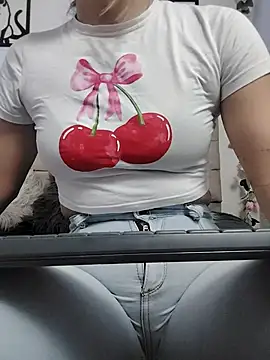 Snapshot of merlinaadams_ chatting on November 4, 2025, 5:12 pm merlinaadams online show from November 4, 2025, 5:12 pm