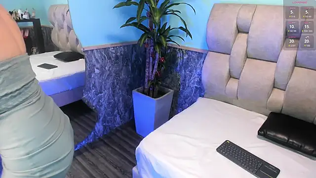 emily jones 1 online show from February 24, 2025, 1:21 pm