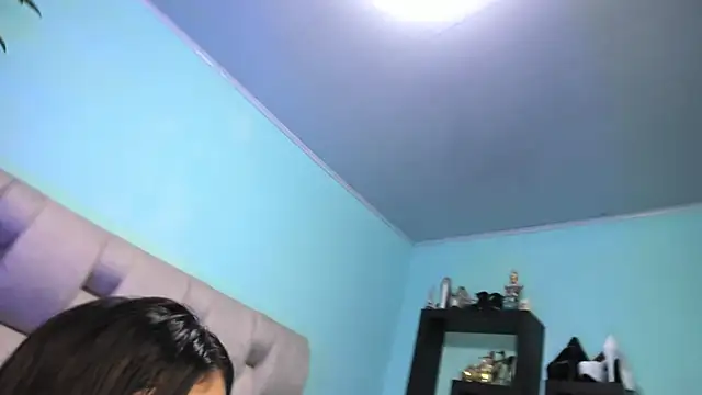 emily jones 1 online show from February 28, 2025, 12:31 pm