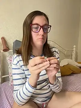 BeatriceTender online show from April 11, 2026, 6:23 pm