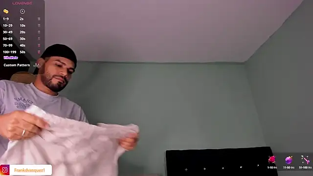 Snapshot of Neganhot_ chatting on October 12, 2025, 1:48 am Neganhot online show from October 12, 2025, 1:48 am