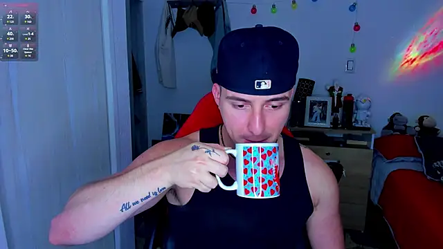 Snapshot of liam_oficial02 chatting on December 16, 2024, 4:45 am liam oficial02 online show from December 16, 2024, 4:45 am