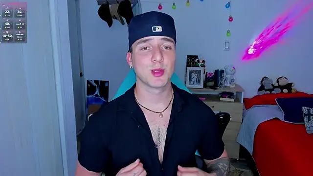 Snapshot of liam_oficial02 chatting on January 10, 2025, 1:32 am liam oficial02 online show from January 10, 2025, 1:32 am