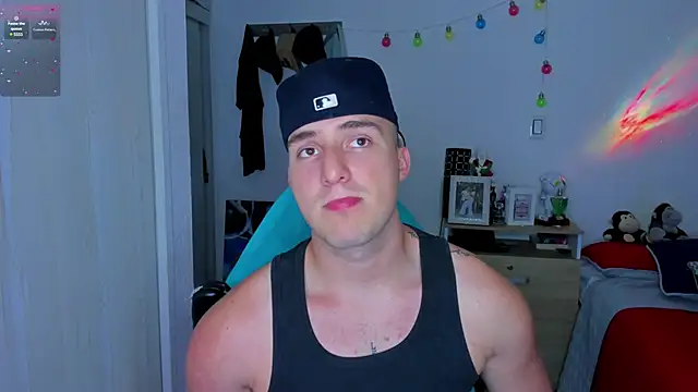 Snapshot of liam_oficial02 chatting on January 24, 2025, 3:32 am liam oficial02 online show from January 24, 2025, 3:32 am