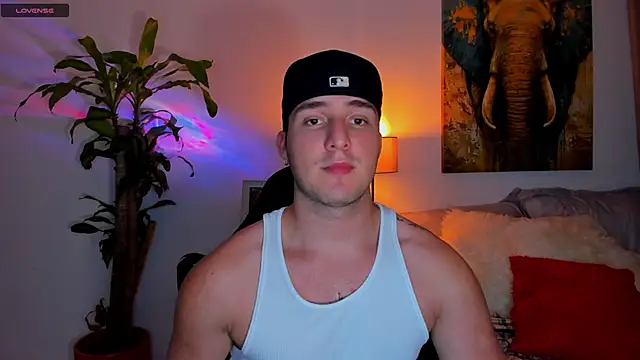 Snapshot of liam_oficial02 chatting on March 18, 2025, 2:25 am liam oficial02 online show from March 18, 2025, 2:25 am