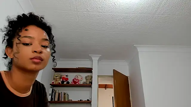 avellanatammy online show from February 3, 2025, 1:40 pm