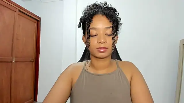 Snapshot of avellanatammy chatting on February 20, 2026, 1:57 am avellanatammy online show from February 20, 2026, 1:57 am