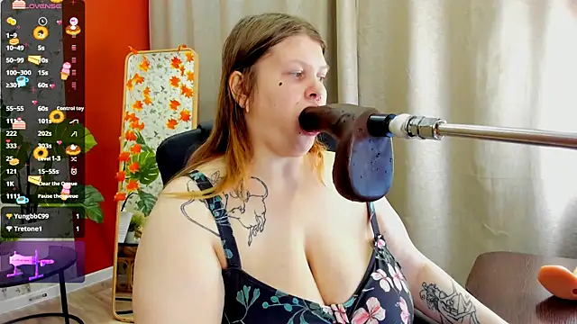 Snapshot of AuroraDemoni chatting on October 25, 2025, 6:43 am AuroraDemoni online show from October 25, 2025, 6:43 am