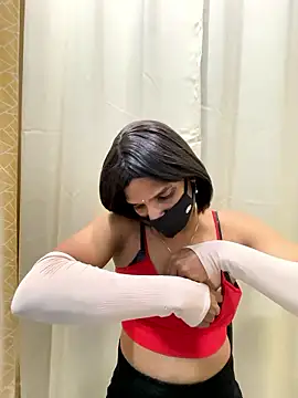 TransLisa7 online show from April 25, 2026, 1:52 pm