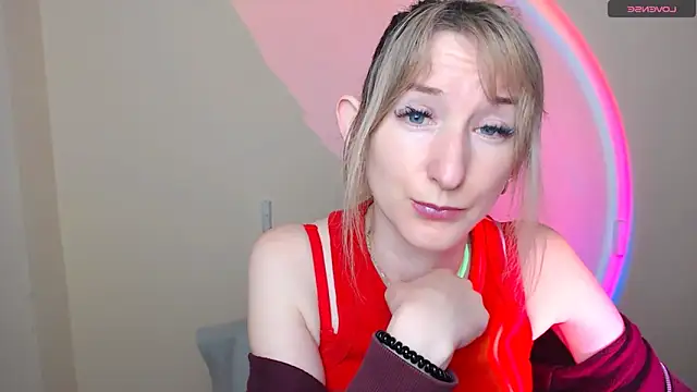 Snapshot of AmandaSell chatting on May 18, 2026, 6:30 am AmandaSell online show from May 18, 2026, 6:30 am