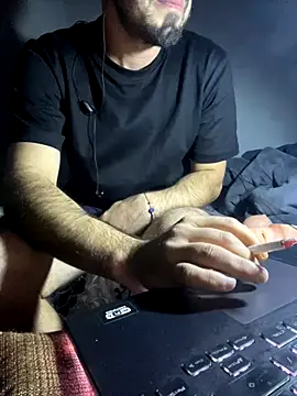 giorgakaci69 online show from November 5, 2025, 12:32 am