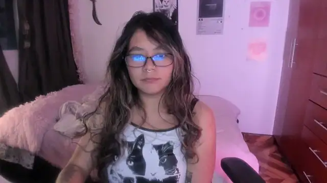 StephaniFox online show from February 4, 2026, 1:22 am