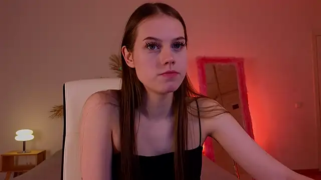 Snapshot of mo11y_kitten chatting on February 10, 2025, 12:30 am mo11y kitten online show from February 10, 2025, 12:30 am