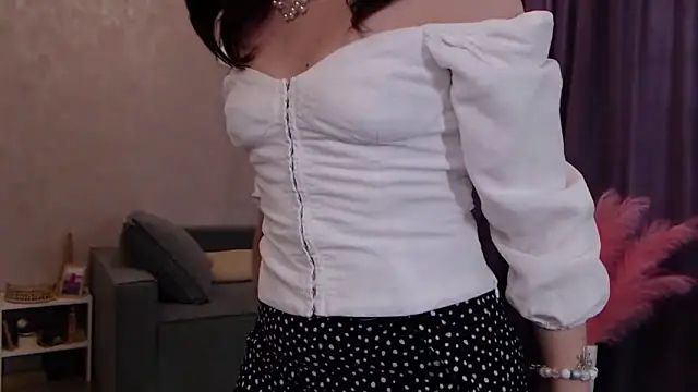 SusanMorado online show from March 18, 2026, 8:39 am