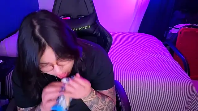 miacanela xo online show from February 16, 2026, 2:29 am