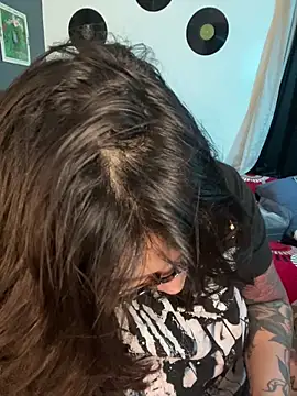 miacanela xo online show from April 13, 2026, 2:28 am