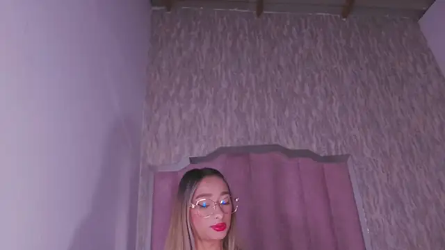 vale ross  online show from October 15, 2025, 3:06 am