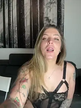 Snapshot of LiliMorganxxx chatting on April 23, 2026, 10:45 pm LiliMorganxxx online show from April 23, 2026, 10:45 pm