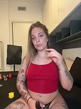 Snapshot of LiliMorganxxx chatting on August 3, 2026, 2:11 pm LiliMorganxxx online show from August 3, 2026, 2:11 pm